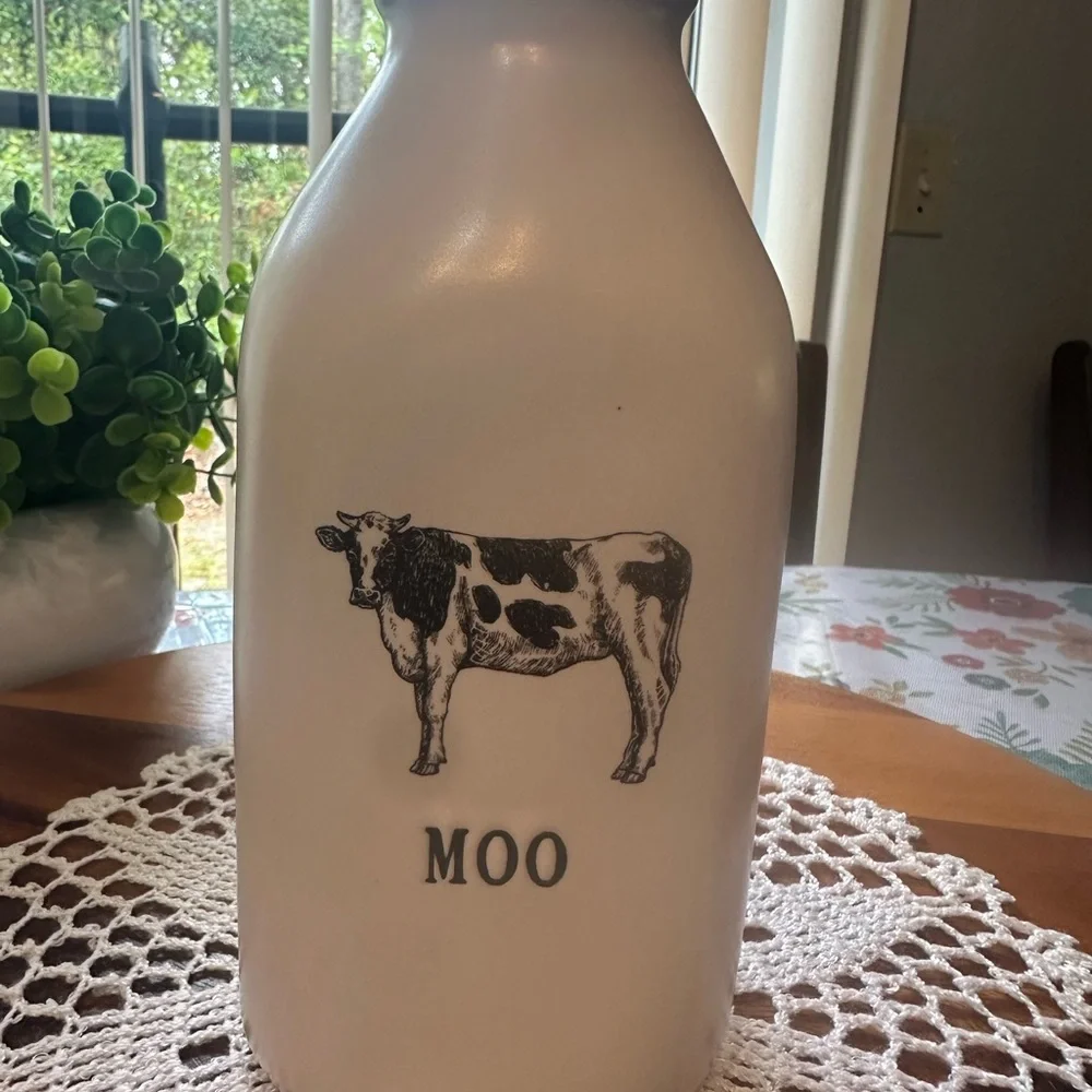 Moo Ceramic Milk Bottle - White - Picture 8 of 9